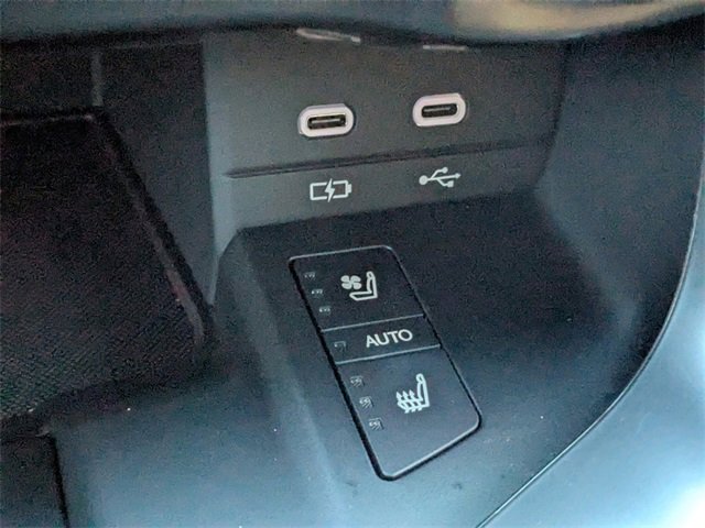 Used 2025 Lexus LX 600 4WD w/ Luxury Package image 23