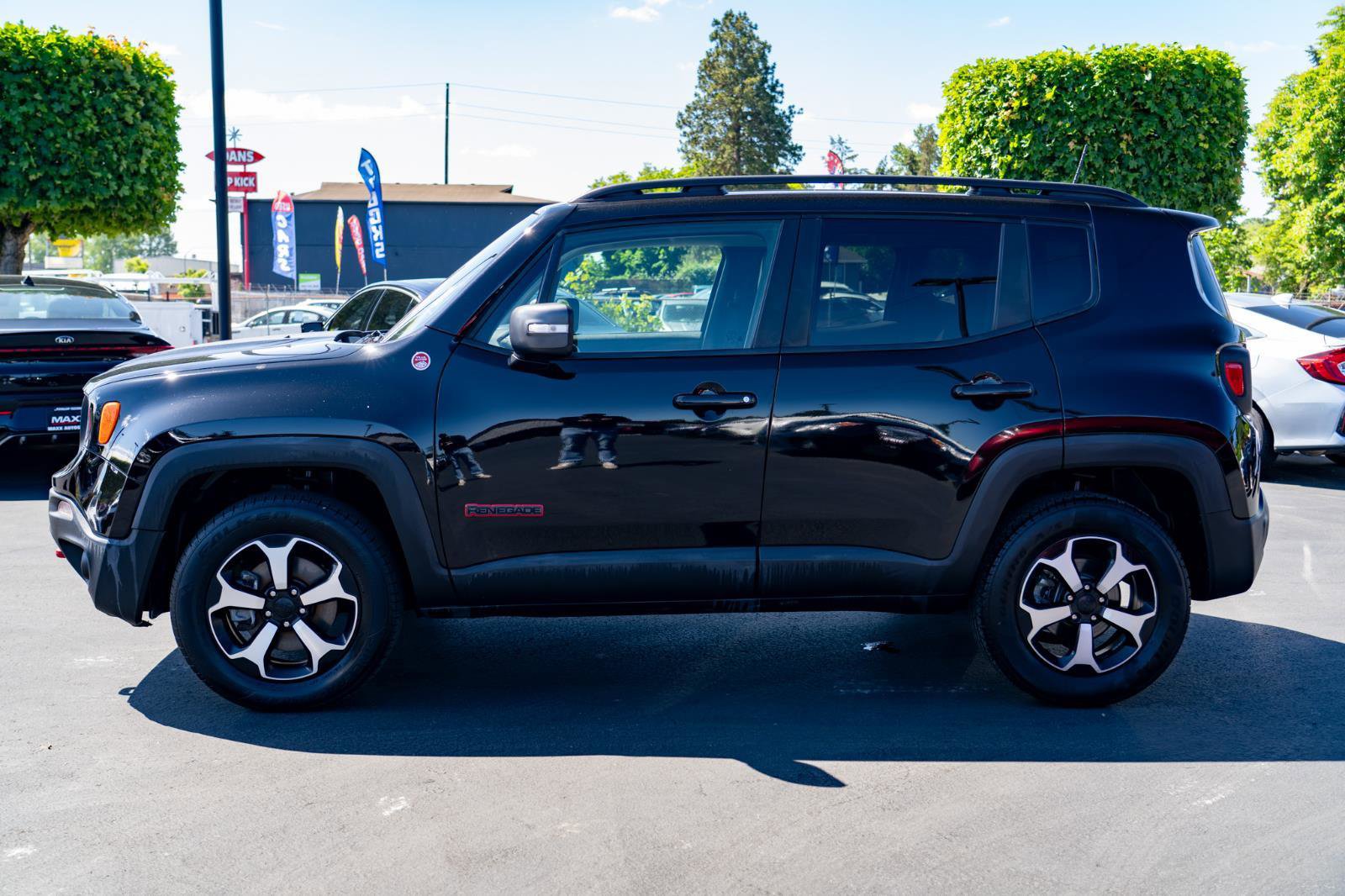 Used 2020 Jeep Renegade Trailhawk w/ Popular Equipment Group AWD/4WD image 10