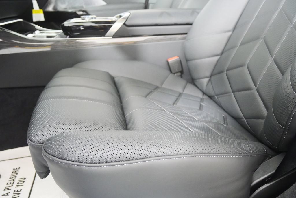 New 2026 BMW i7 xDrive60 AWD/4WD image 10
