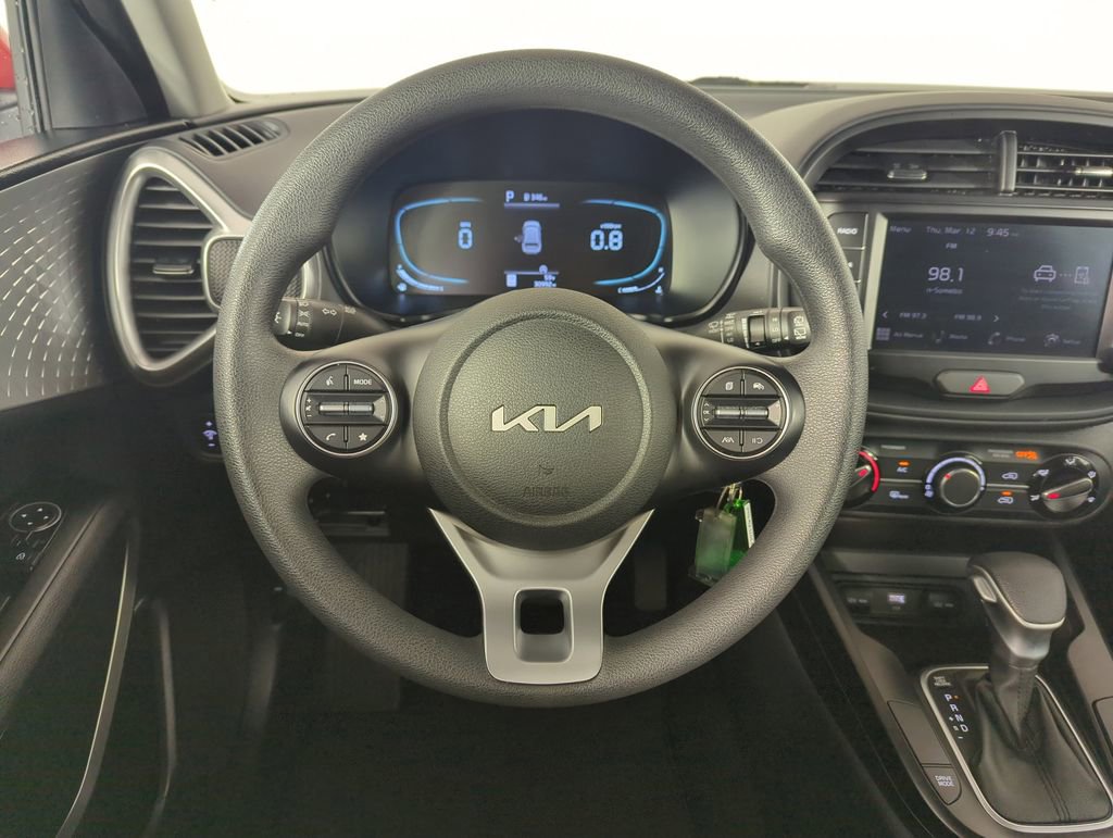 Used 2025 Kia Soul LX w/ LX Technology Package image 17