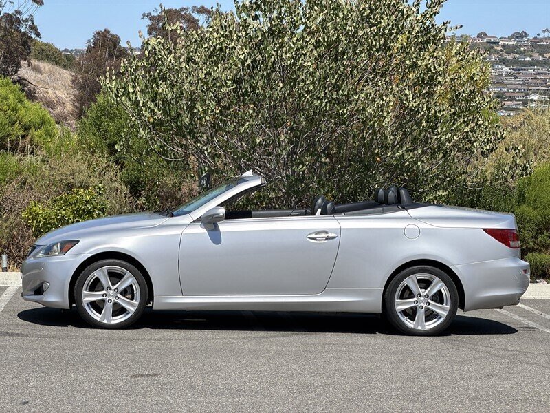 Used 2013 Lexus IS 250C RWD image 3