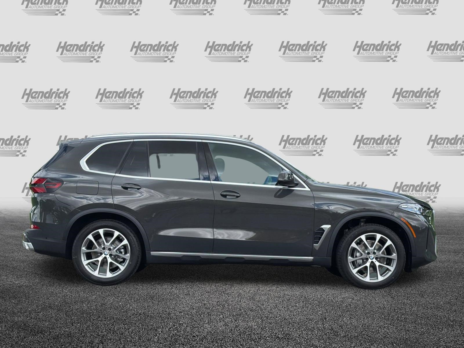 New 2026 BMW X5 xDrive40i w/ Premium Package AWD/4WD image 5