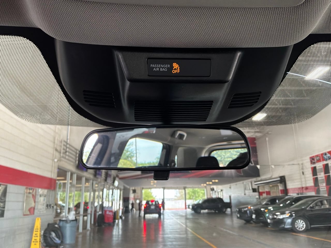 Used 2023 Nissan Rogue S AWD/4WD image 19