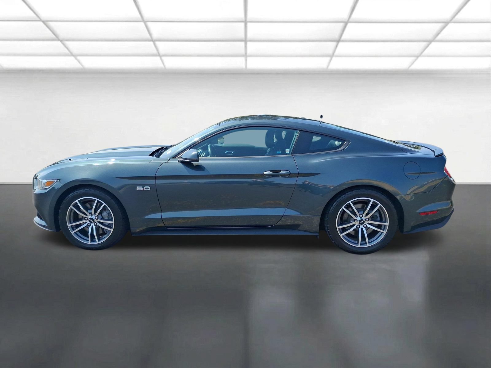 Used 2016 Ford Mustang GT Premium w/ Equipment Group 401A RWD image 7