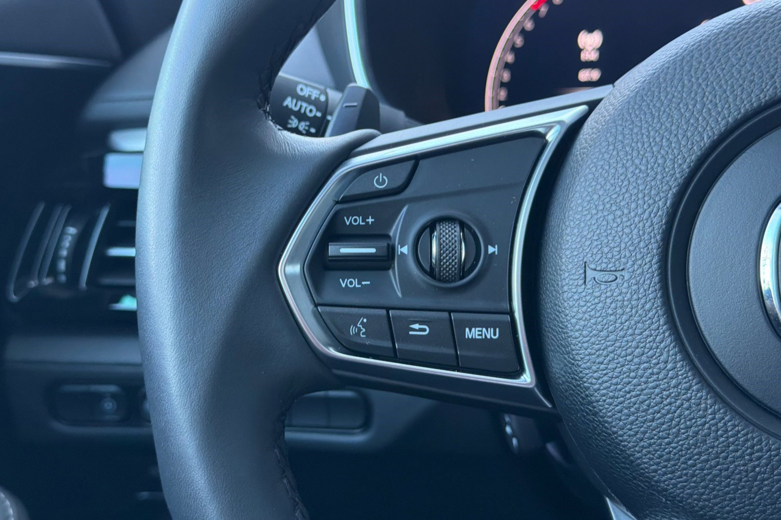 Certified 2025 Acura MDX SH-AWD w/ Technology Package image 32