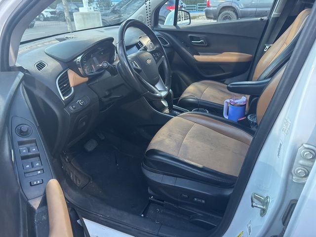Used 2020 Chevrolet Trax LT w/ LT Convenience Package image 6