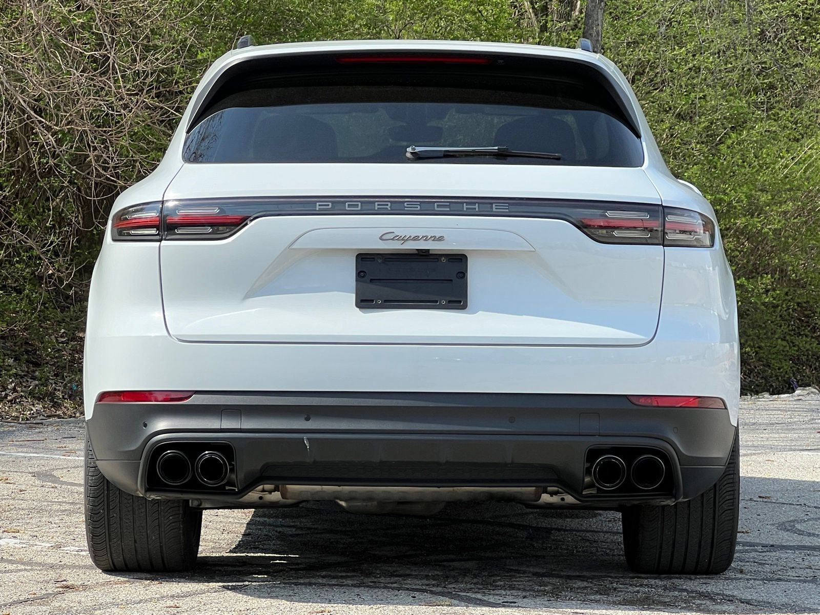 Certified 2022 Porsche Cayenne Platinum Edition image 8