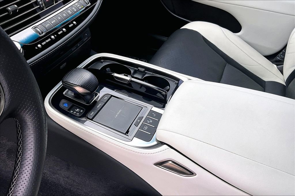 Used 2021 Lexus LS 500 F Sport w/ Accessory Package (Z2) image 15