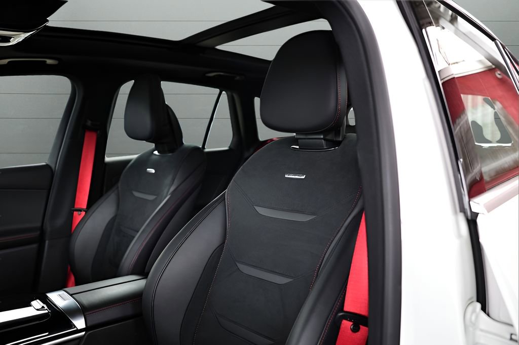 Used 2025 Mercedes-Benz GLC 43 AMG 4MATIC image 2