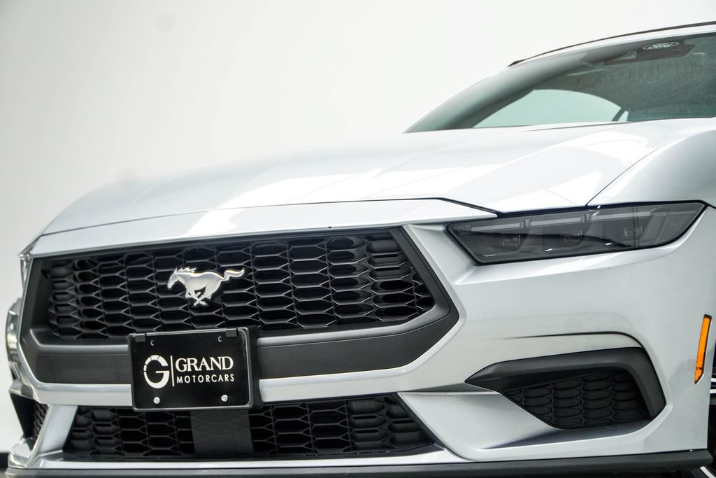 Used 2025 Ford Mustang Premium RWD image 7