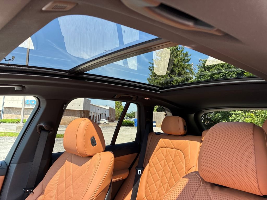 New 2026 BMW X5 xDrive40i w/ M Sport Package AWD/4WD image 17