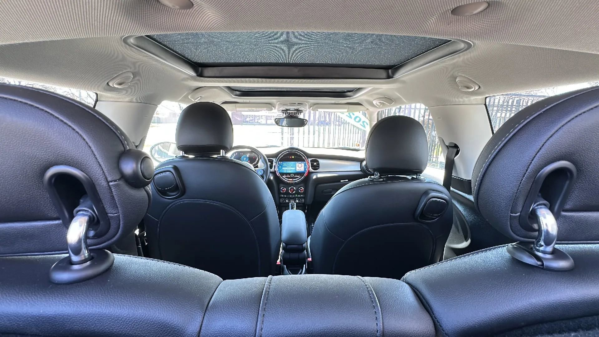 Used 2023 MINI Cooper 2-Door Hardtop image 19