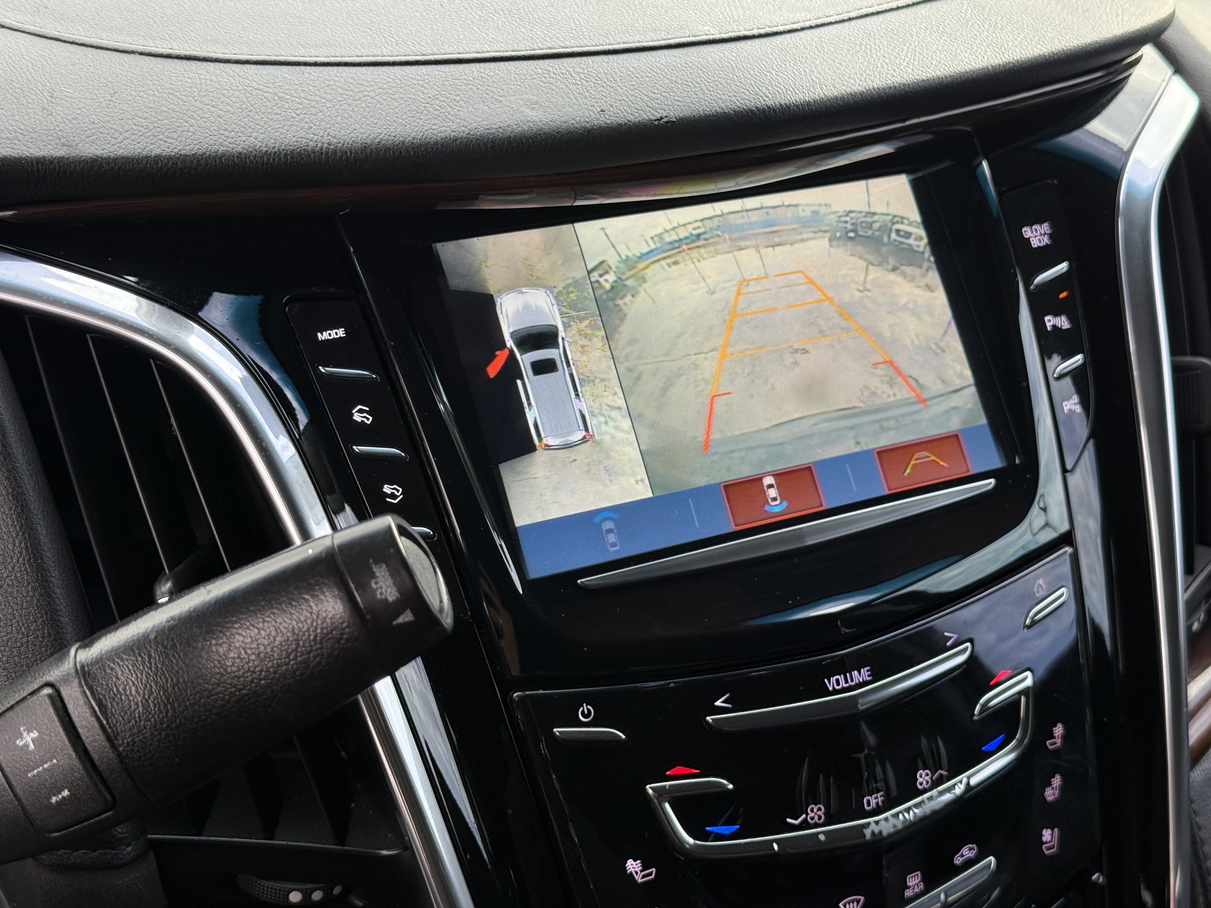 Used 2018 Cadillac Escalade ESV 2WD image 21