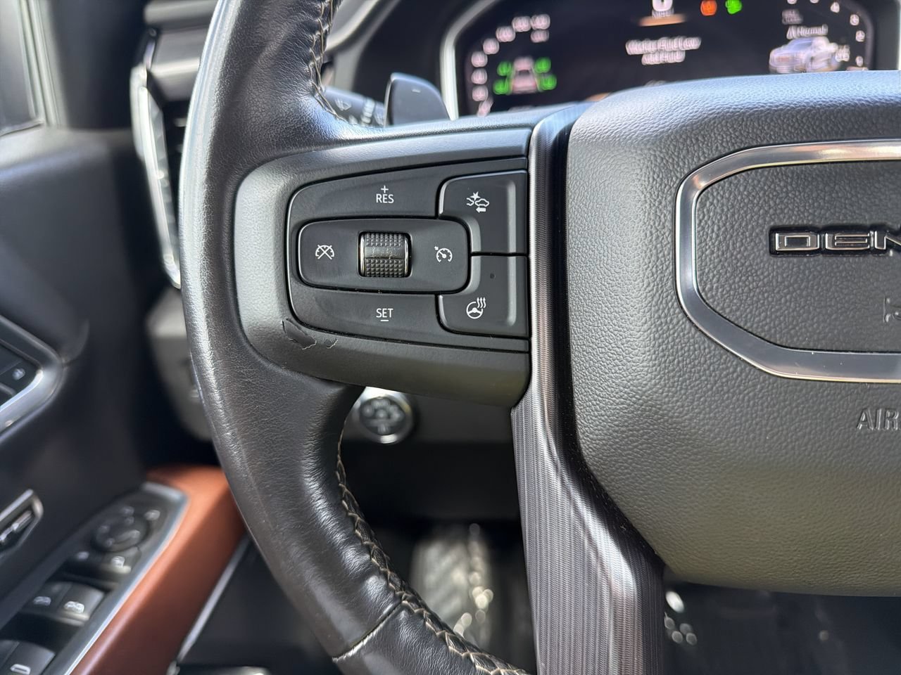 Used 2023 GMC Sierra 1500 Denali Ultimate AWD/4WD image 28