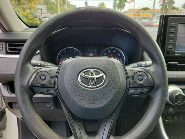 Used 2020 Toyota RAV4 XLE w/ Convenience Package FWD image 20
