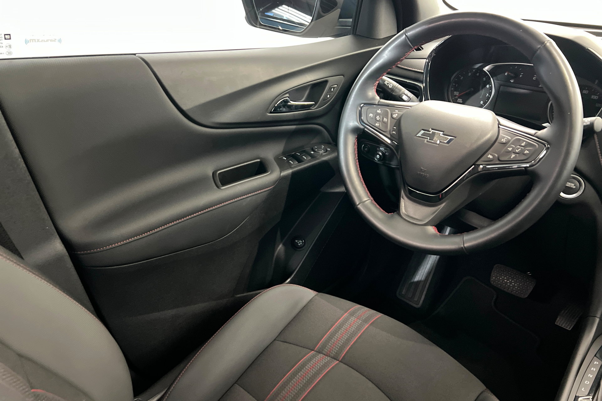 Used 2024 Chevrolet Equinox RS FWD image 12