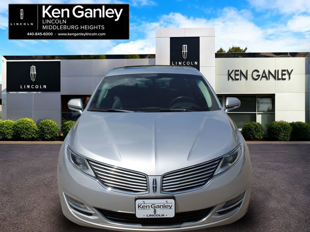 Used 2013 Lincoln MKZ FWD image 2
