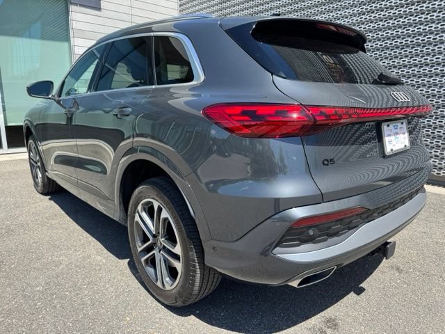 Certified 2025 Audi Q5 Premium AWD/4WD image 3
