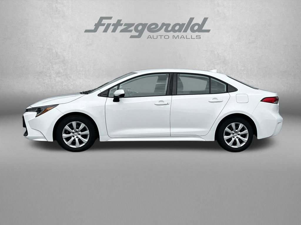 Used 2022 Toyota Corolla LE image 4