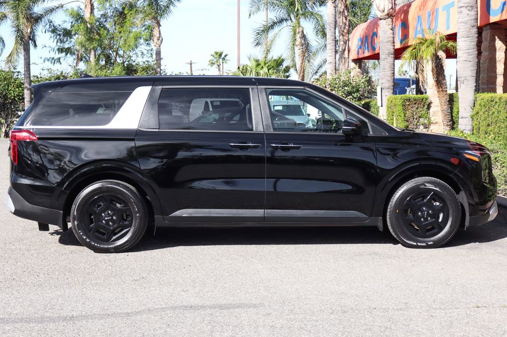 Used 2025 Kia Carnival image 10