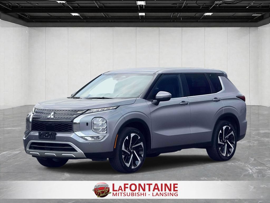 Used 2024 Mitsubishi Outlander SE