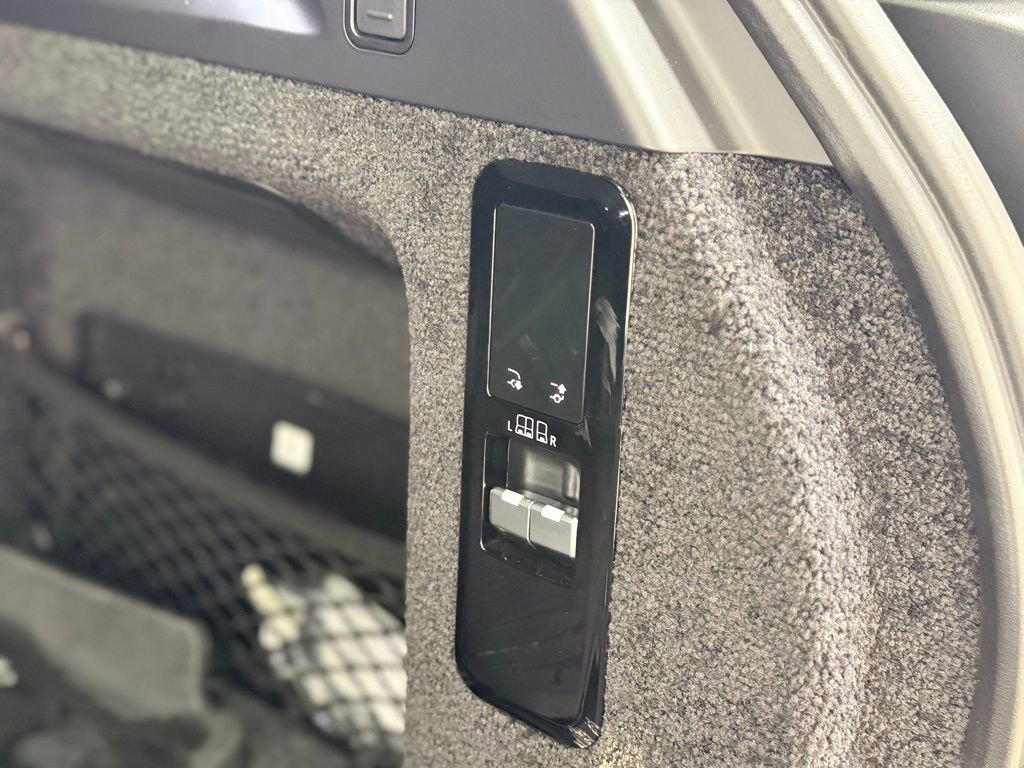 Used 2023 Land Rover Range Rover SE image 45