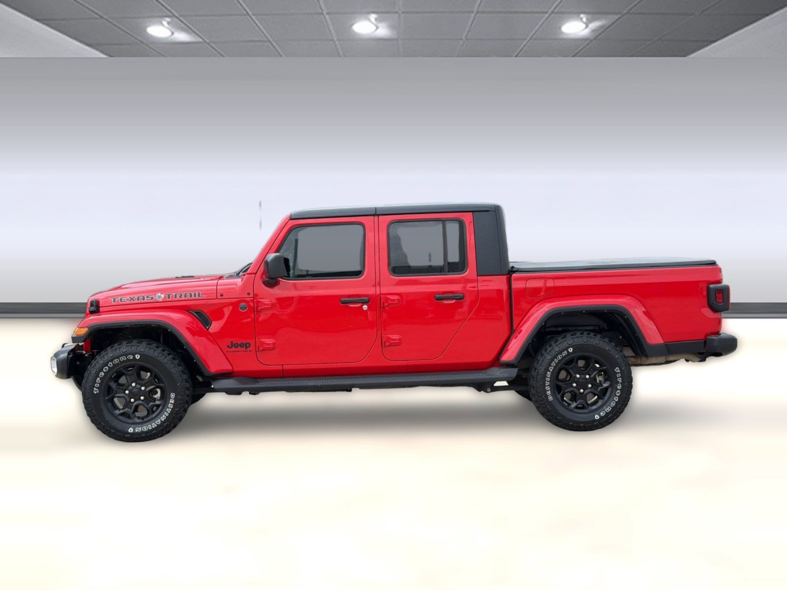 Used 2023 Jeep Gladiator Sport AWD/4WD image 2
