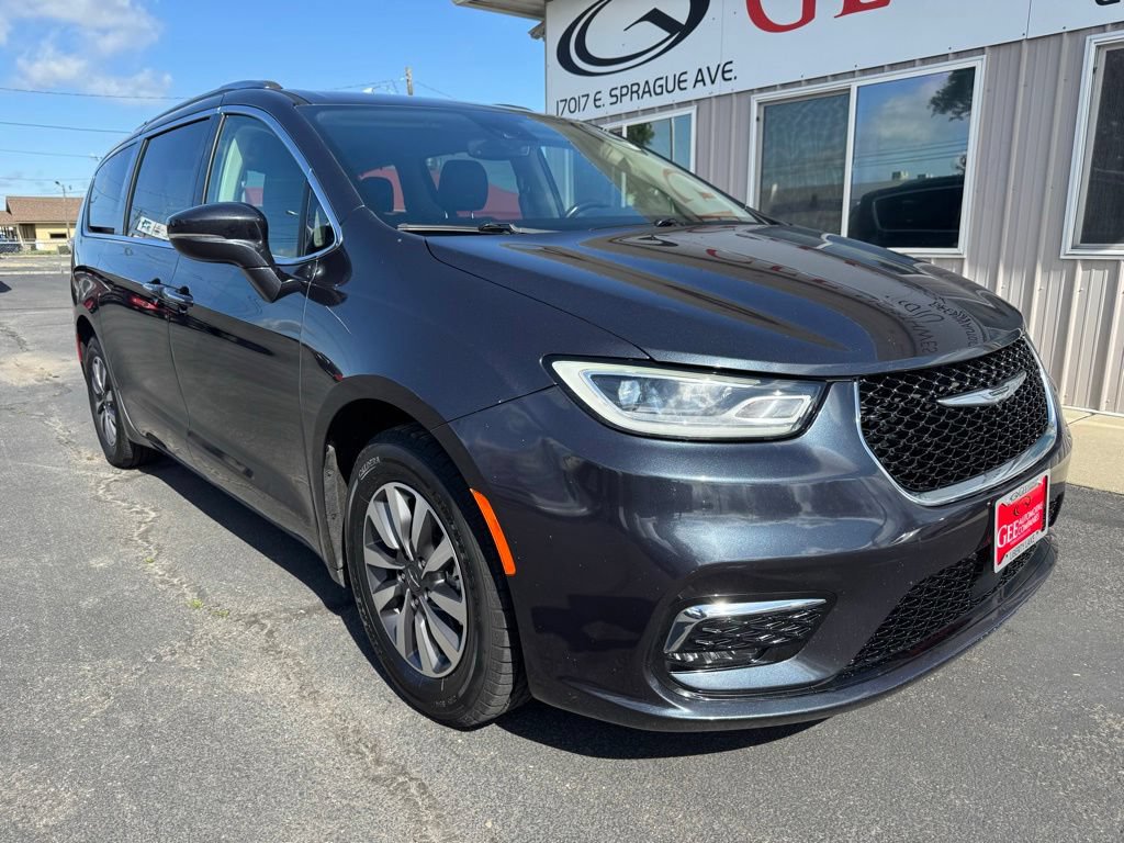 Used 2021 Chrysler Pacifica Touring-L FWD image 11