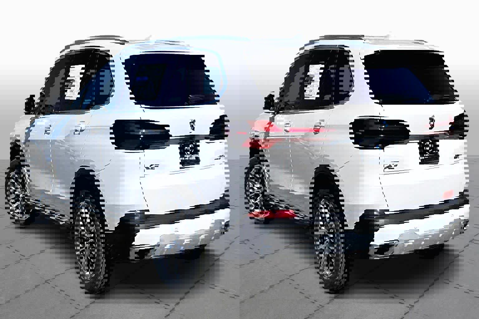 Used 2025 BMW X5 xDrive50e image 11