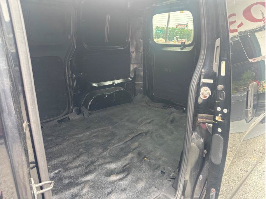 Used 2013 Nissan NV200 S w/ Back Door Glass Pkg FWD image 11