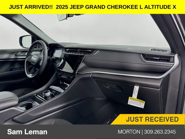 New 2025 Jeep Grand Cherokee L Altitude image 30