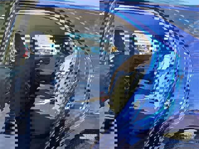 Used 2023 Chevrolet Equinox LS image 25