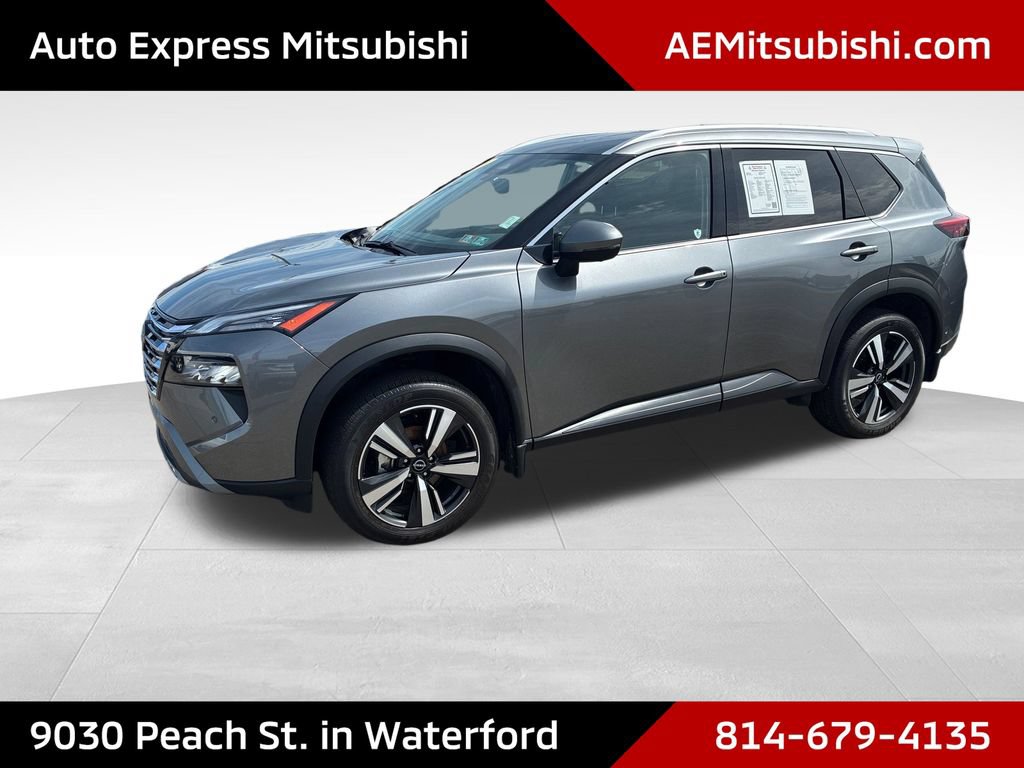 Used 2025 Nissan Rogue SL AWD/4WD image 3