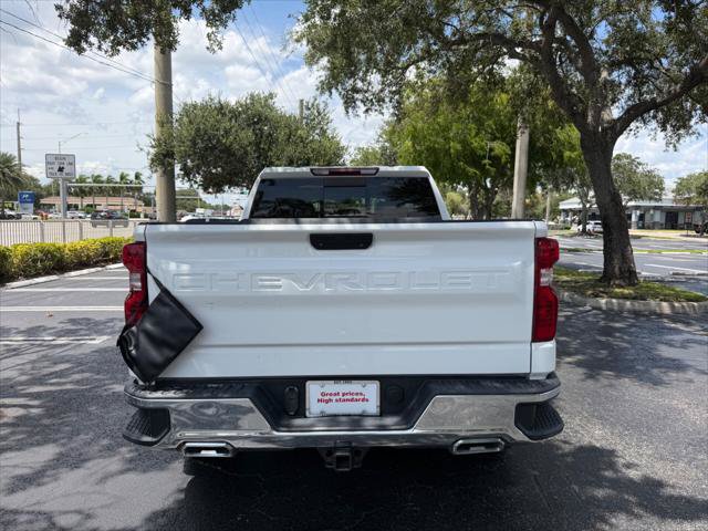 Used 2022 Chevrolet Silverado 1500 LT AWD/4WD image 7