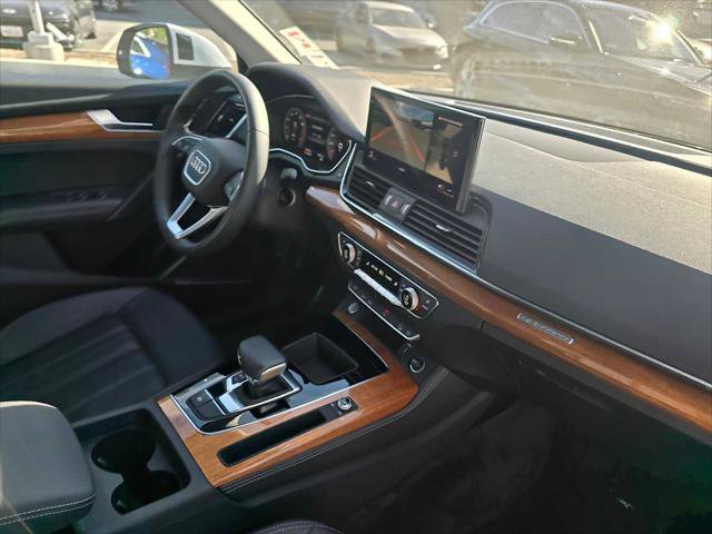 Used 2023 Audi Q5 2.0T Premium Plus w/ Premium Plus Package AWD/4WD image 12