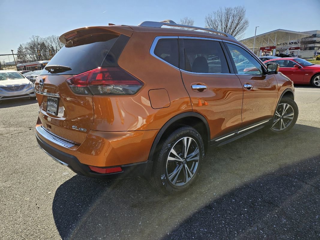 Used 2018 Nissan Rogue SL w/ Premium Package image 6