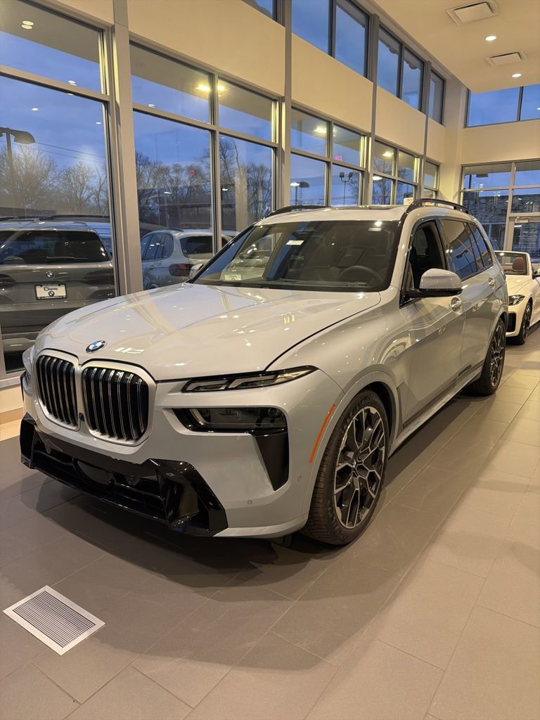 New 2026 BMW X7 xDrive40i w/ M Sport Package image 3