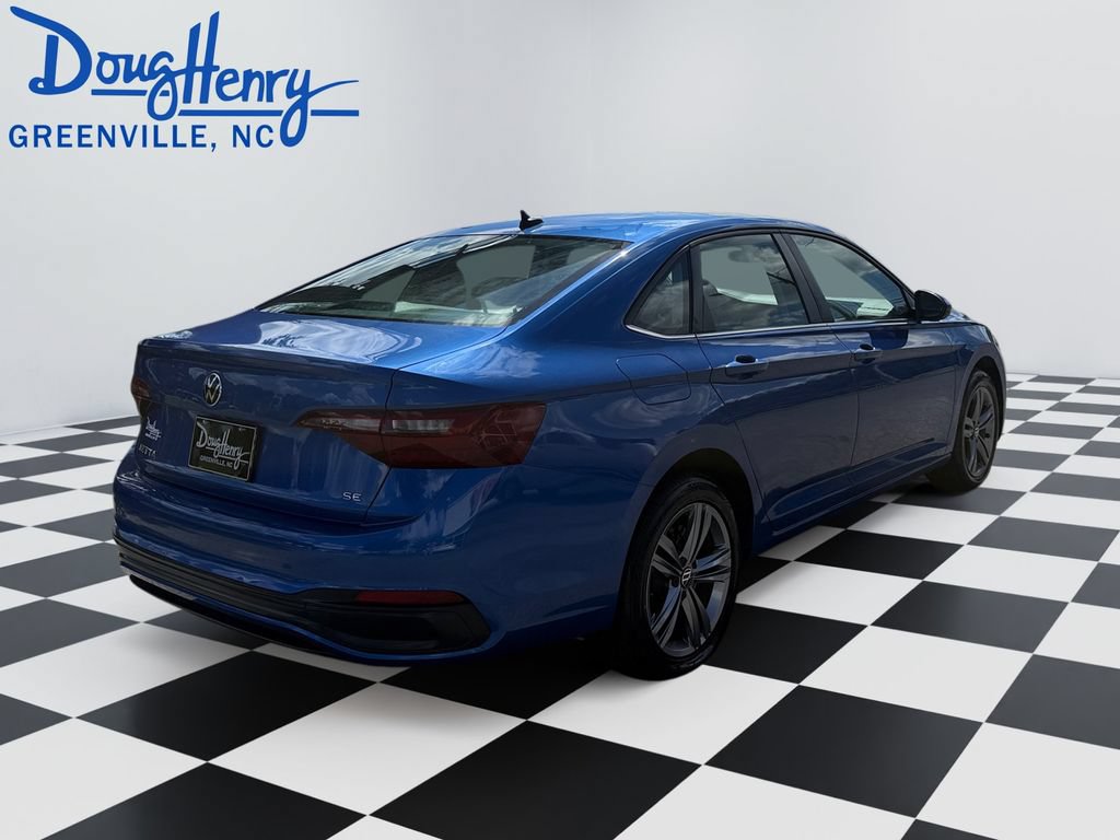 Used 2022 Volkswagen Jetta SE FWD image 5