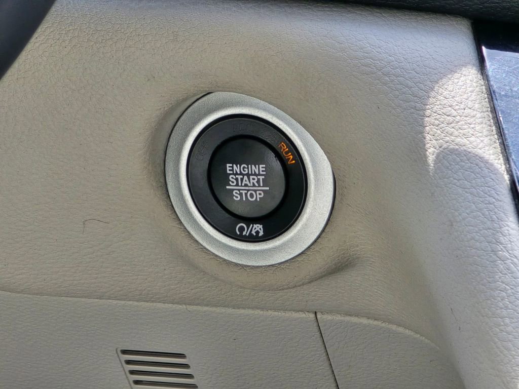 Used 2018 Chrysler Pacifica Limited w/ Advanced Safetytec Group image 17