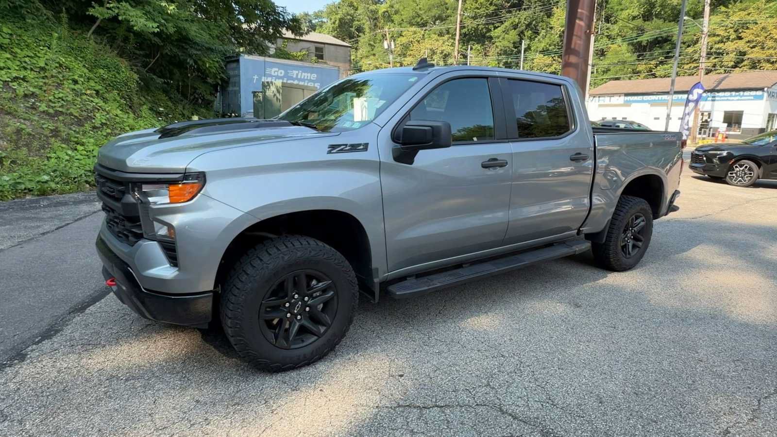 Certified 2024 Chevrolet Silverado 1500 Custom Trail Boss w/ LPO, Dark Essentials Package AWD/4WD image 4