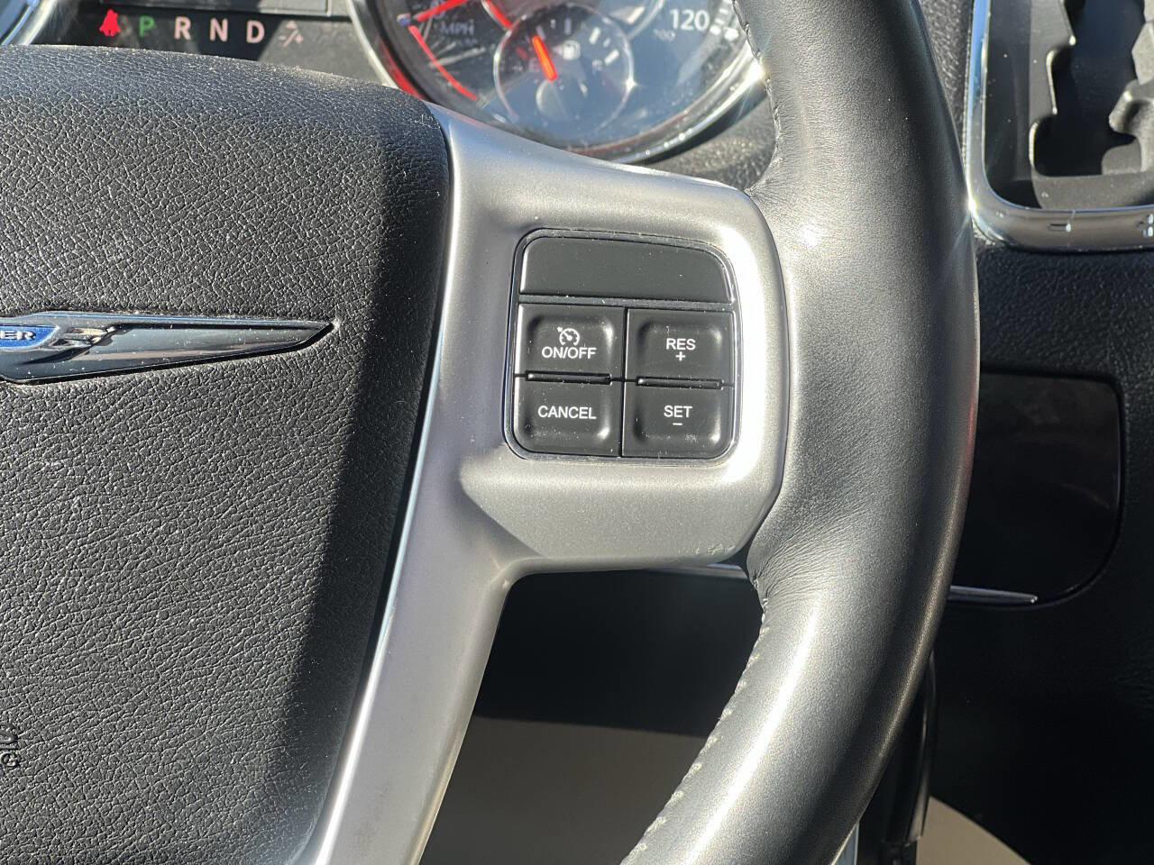 Used 2016 Chrysler Town & Country Touring image 24