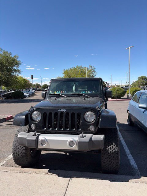 Used 2015 Jeep Wrangler Unlimited Sahara w/ Connectivity Group AWD/4WD image 4