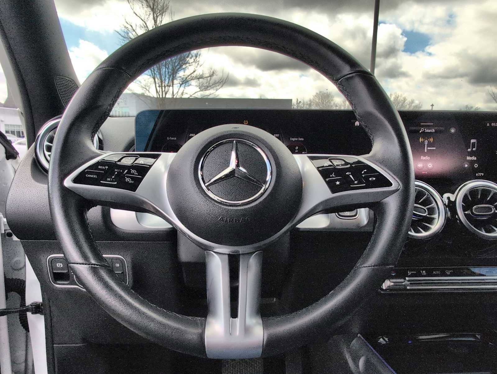 Used 2024 Mercedes-Benz GLB 250 4MATIC image 22
