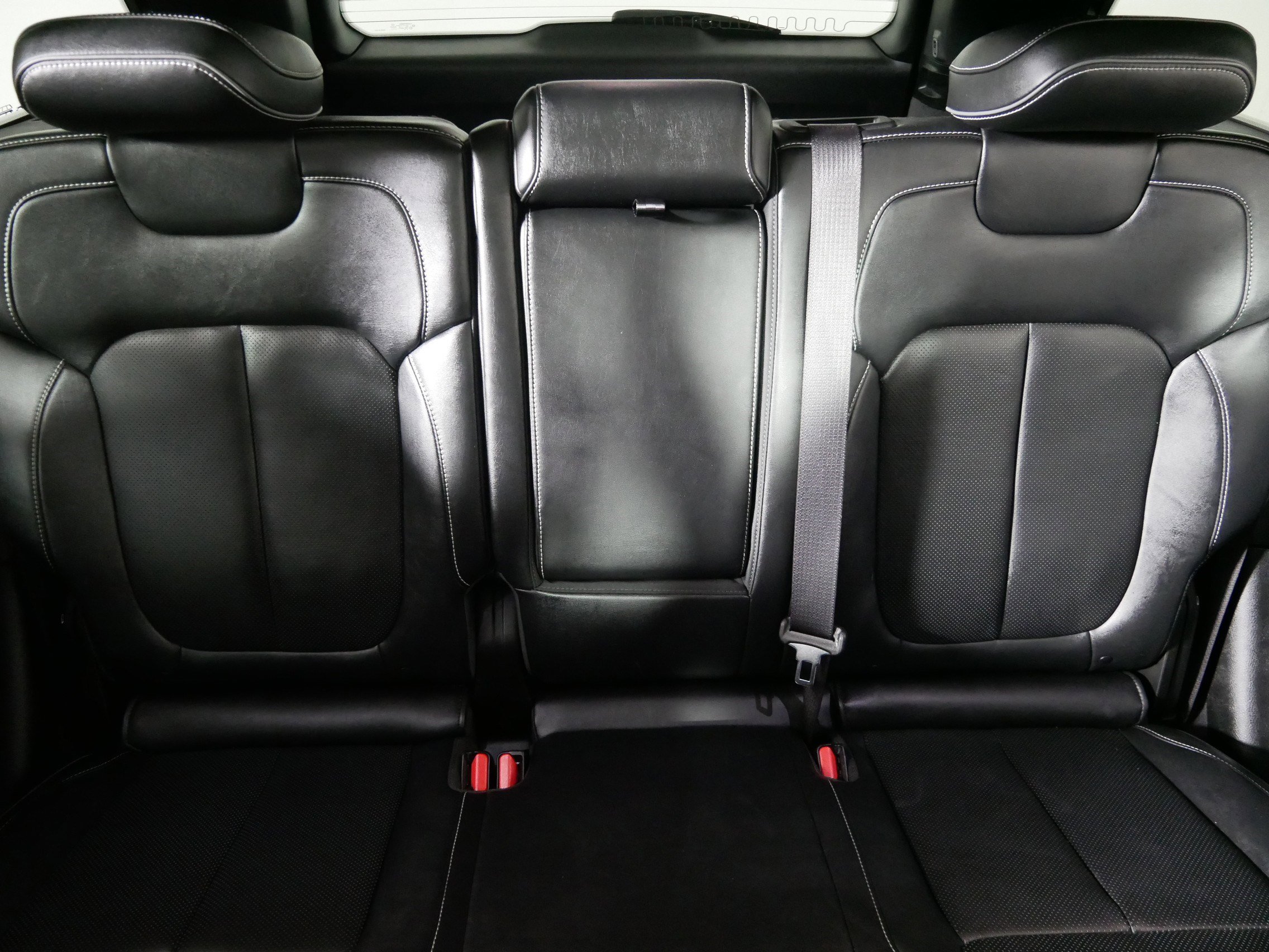 Used 2022 Jeep Grand Cherokee Overland w/ Luxury Tech Group IV image 13