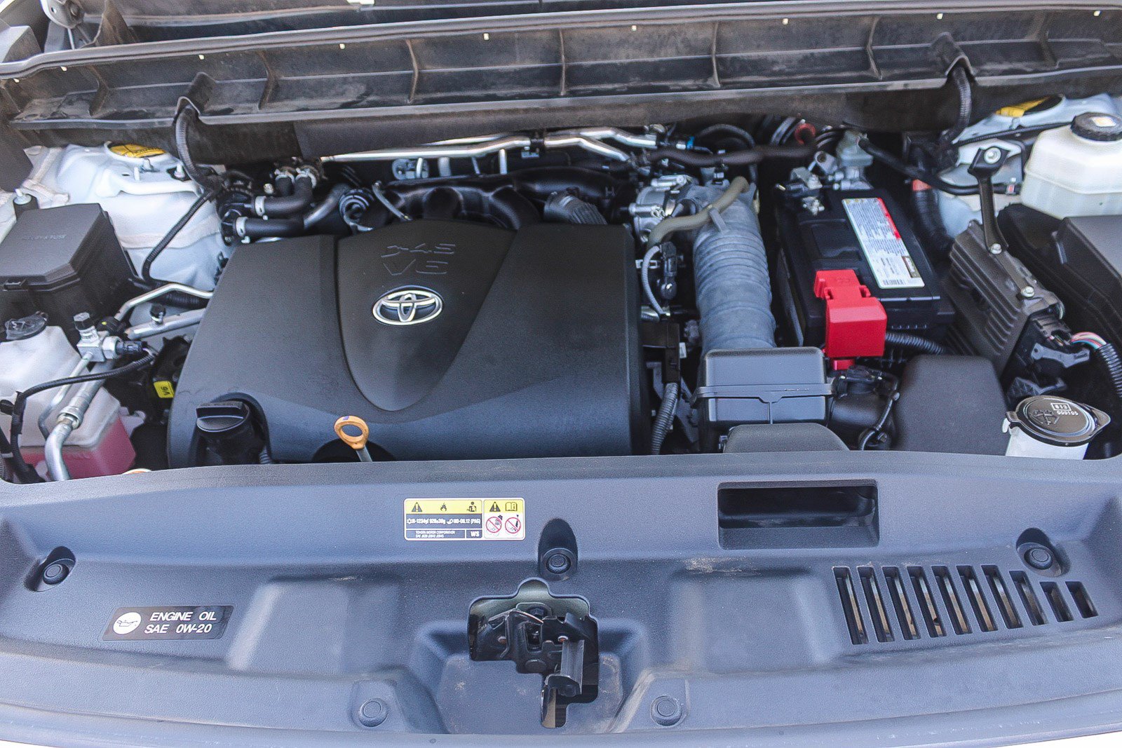 Used 2021 Toyota Highlander L FWD image 27