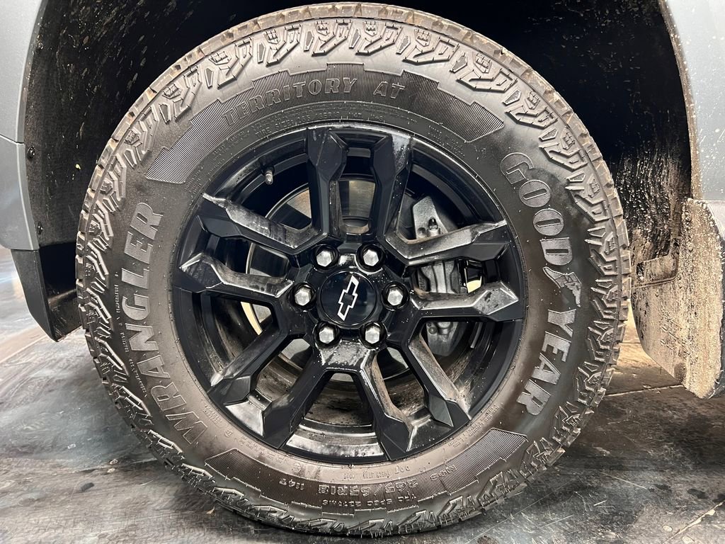 Used 2025 Chevrolet Colorado Z71 w/ Midnight Edition image 31