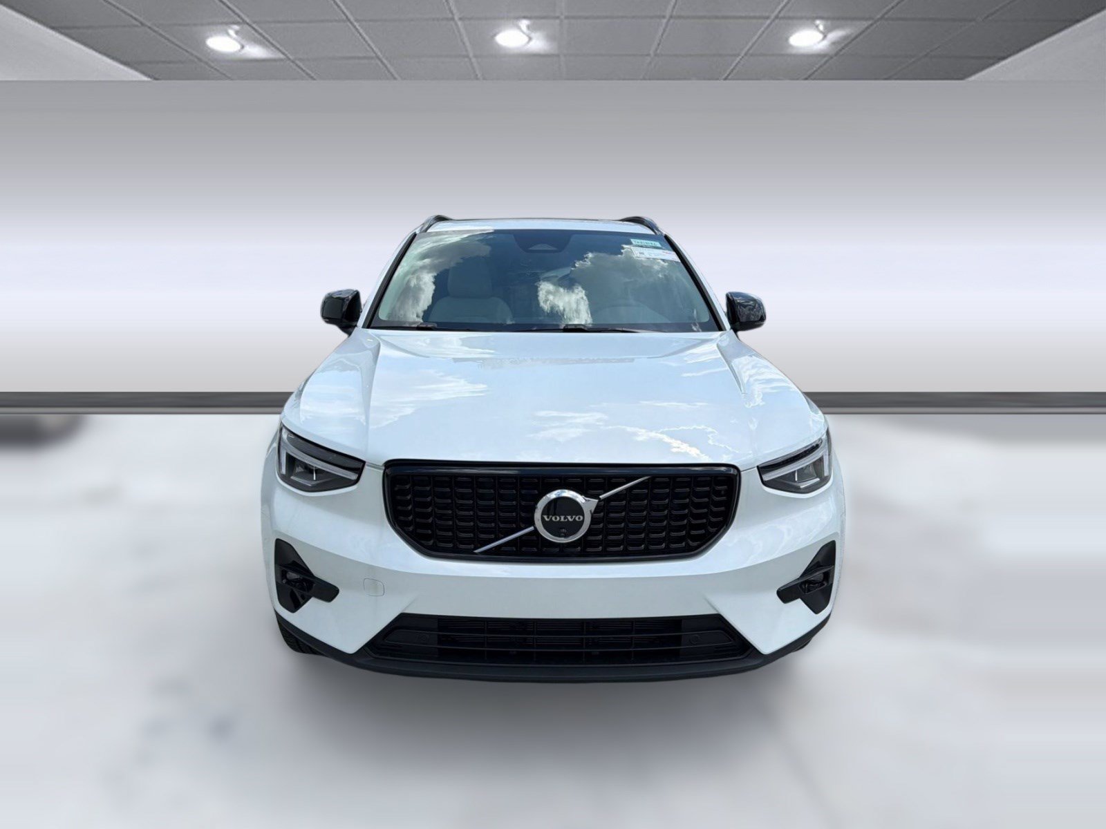 New 2026 Volvo XC40 B4 Plus w/ Climate Package FWD image 6
