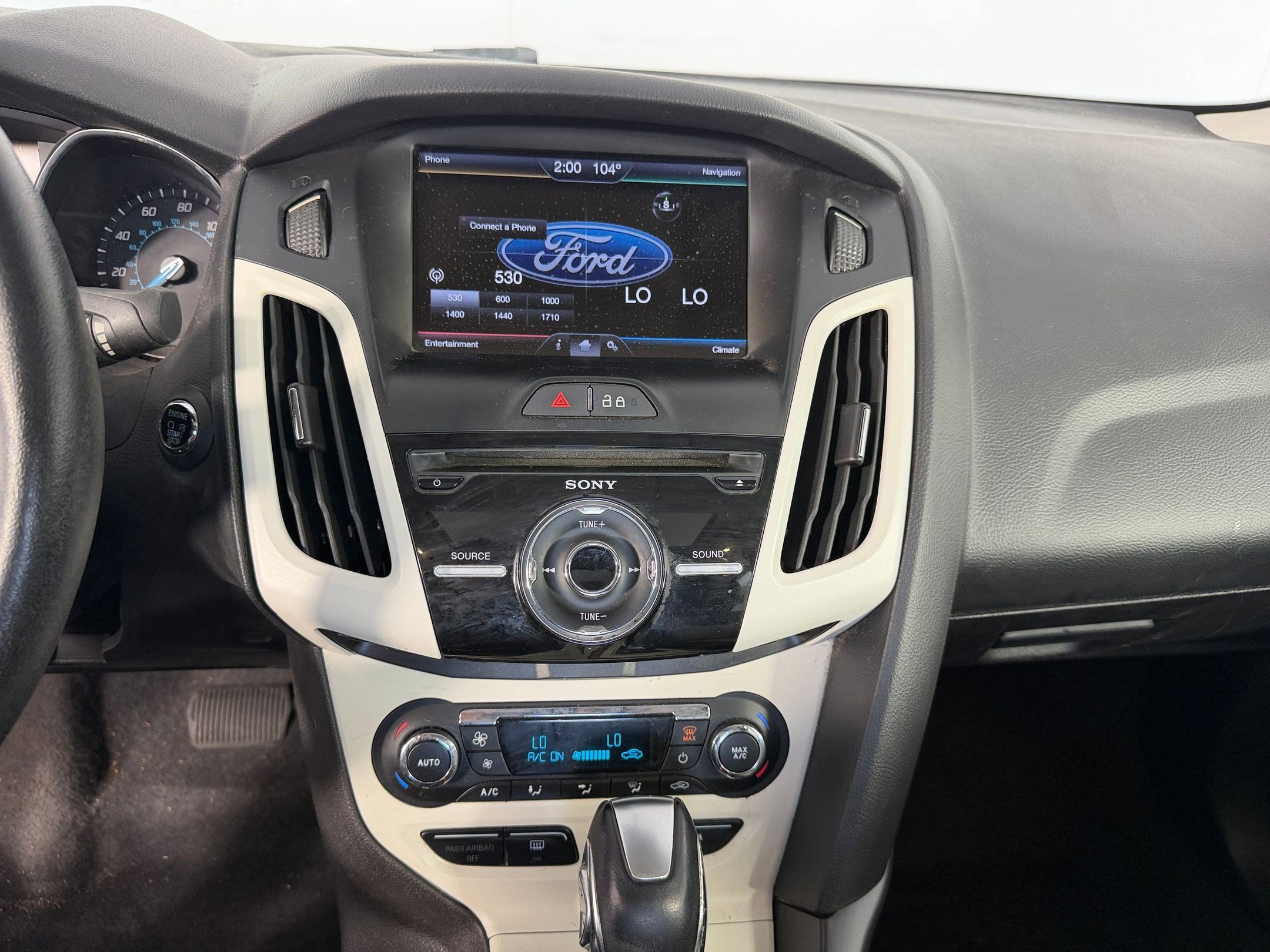 Used 2014 Ford Focus Titanium FWD image 20