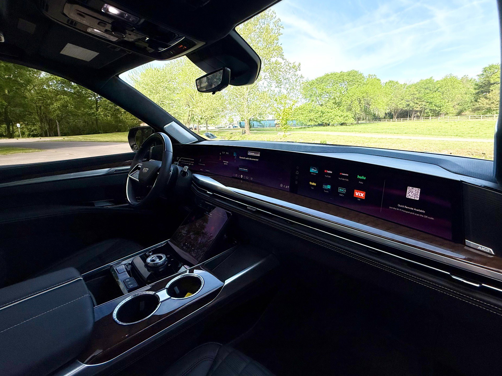 Used 2025 Cadillac Escalade Sport Platinum w/ LPO, ONYX Package image 47