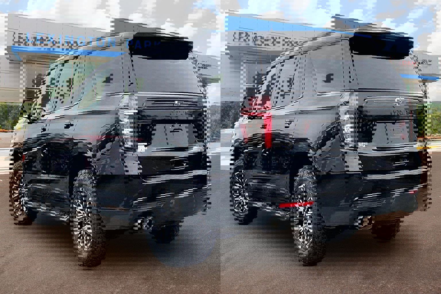 Certified 2024 Chevrolet Tahoe Z71 w/ Z71 Off-Road Package image 2